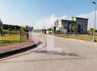 Sector M 1 Kanal Street 1 Back Open Boulevard Plot